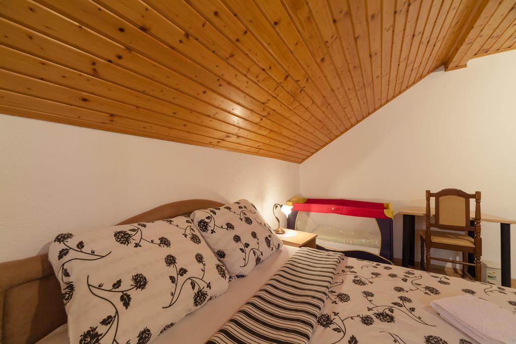 Apartment Luketic Slunj Eksteriør billede