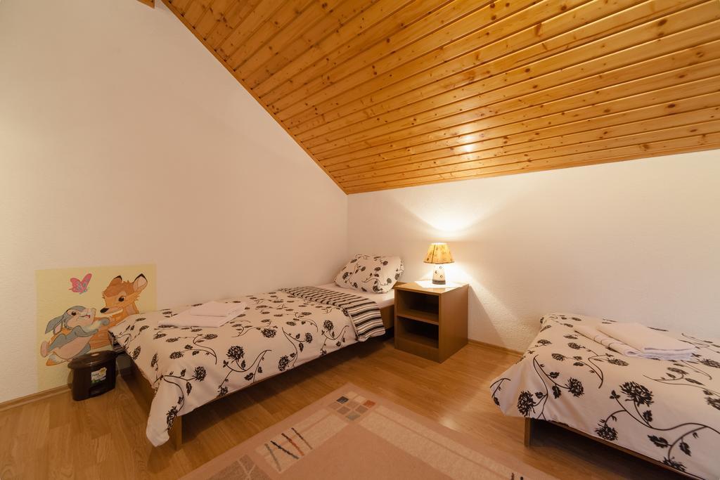 Apartment Luketic Slunj Eksteriør billede