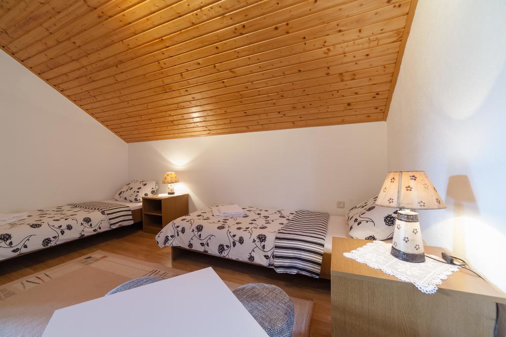 Apartment Luketic Slunj Eksteriør billede